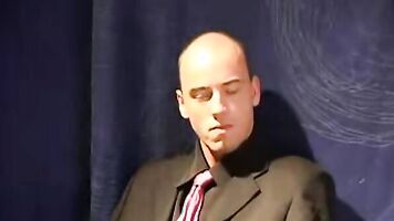 Oral sex is a favorite of brutal fuck loving wive and mom.